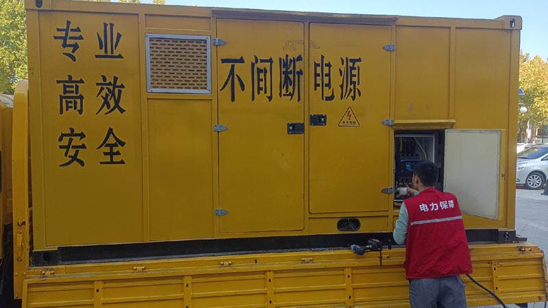 林西柴油发电机组和UPS电源配合使用时，如何避免切换过程中的电力中断？